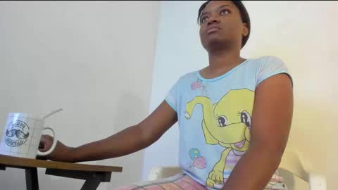 Snapshot of zamara__ chatting on 09-22-25, 12:07 Zamara online show from 09-22-25, 12:07