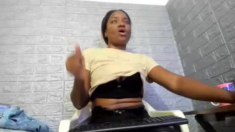 Snapshot of zamara__ chatting on 10-24-25, 09:11 Zamara online show from 10-24-25, 09:11