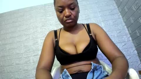 Snapshot of zamara__ chatting on 11-17-25, 11:21 Zamara online show from 11-17-25, 11:21