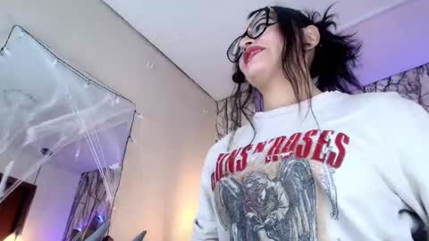   online show from 10-16-25, 07:04