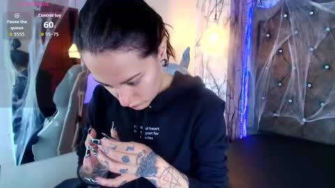   online show from 10-18-25, 04:30