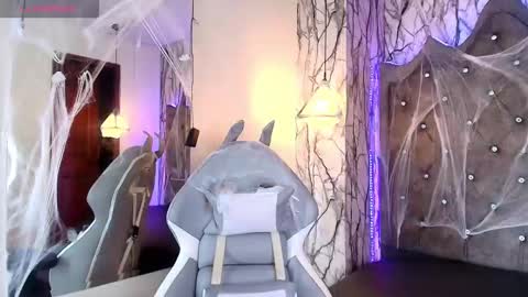   online show from 10-28-25, 06:32