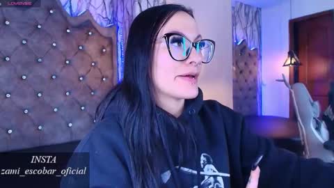 Snapshot of zami_escobar_of chatting on 12-17-25, 06:14 online show from 12-17-25, 06:14