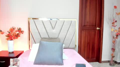 zamira_taylor online show from 04-13-26, 08:47