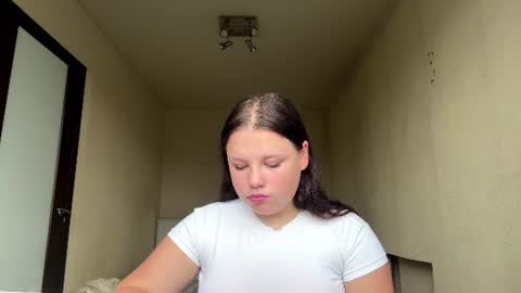 Snapshot of zanaestrin chatting on 08-05-26, 08:06 Liana online show from 08-05-26, 08:06