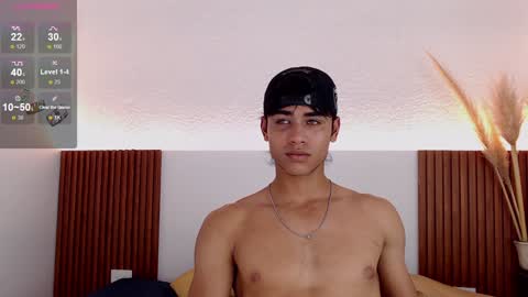 Snapshot of zander_2120 chatting on 12-04-24, 06:28 Zander online show from 12-04-24, 06:28