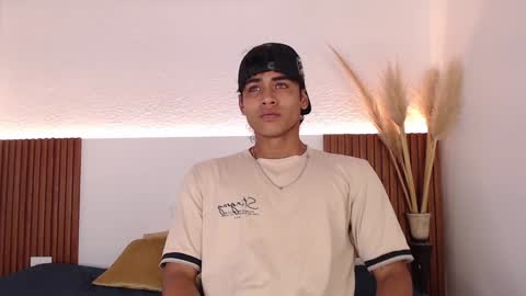 Snapshot of zander_2120 chatting on 12-07-24, 01:51 Zander online show from 12-07-24, 01:51