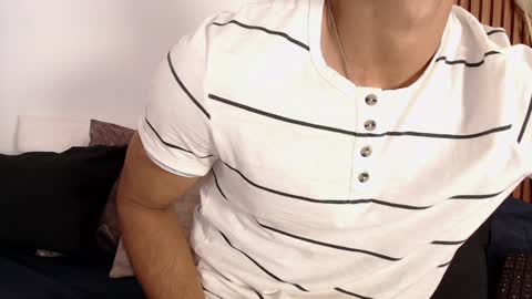 Snapshot of zander_2120 chatting on 01-11-25, 05:51 Zander online show from 01-11-25, 05:51