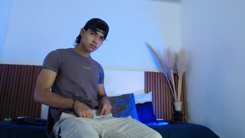 Snapshot of zander_2120 chatting on 01-25-25, 01:52 Zander online show from 01-25-25, 01:52