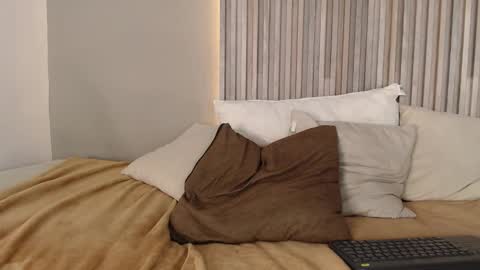 Snapshot of zander_2120 chatting on 01-30-25, 06:00 Zander online show from 01-30-25, 06:00
