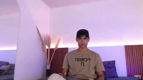 Snapshot of zander_2120 chatting on 01-31-25, 02:07 Zander online show from 01-31-25, 02:07