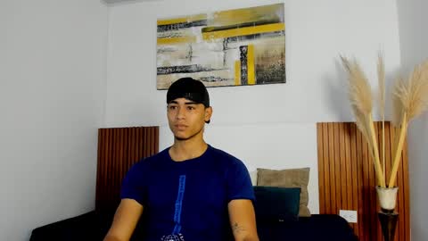 Snapshot of zander_2120 chatting on 09-11-25, 01:00 Zander online show from 09-11-25, 01:00
