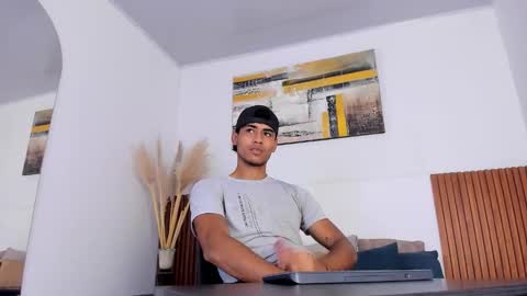 Snapshot of zander_2120 chatting on 09-27-25, 01:16 Zander online show from 09-27-25, 01:16