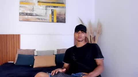 Snapshot of zander_2120 chatting on 10-02-25, 01:07 Zander online show from 10-02-25, 01:07