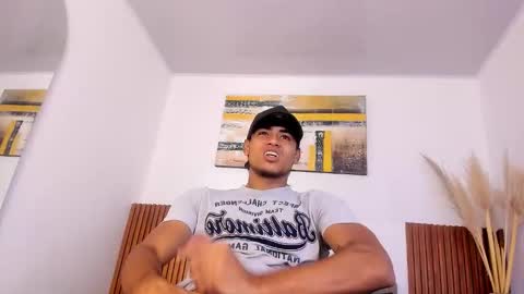 Snapshot of zander_2120 chatting on 10-11-25, 01:20 Zander online show from 10-11-25, 01:20