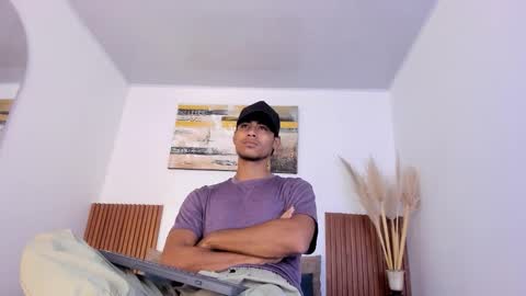 Snapshot of zander_2120 chatting on 10-17-25, 01:14 Zander online show from 10-17-25, 01:14
