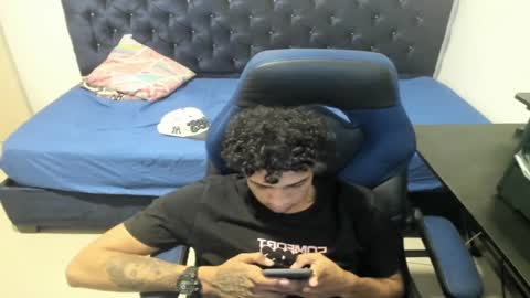 zanxley_ online show from 12-26-24, 02:12