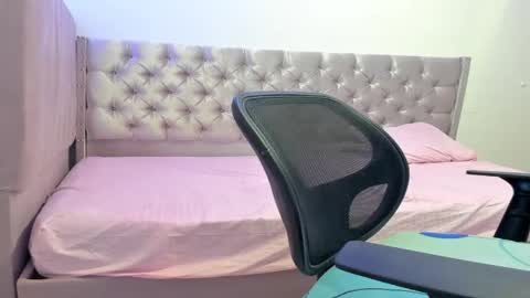 zanxley_ online show from 01-29-25, 01:05