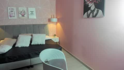 Snapshot of zara__sweet chatting on 01-19-26, 12:20 Zara Sweet online show from 01-19-26, 12:20