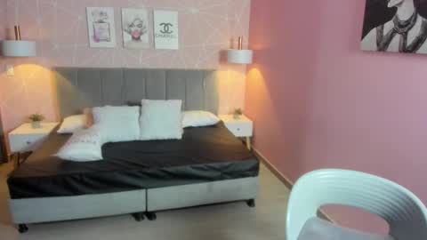 Snapshot of zara__sweet chatting on 02-14-26, 12:35 Zara Sweet online show from 02-14-26, 12:35