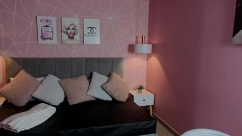 Snapshot of zara__sweet chatting on 05-25-26, 01:17 Zara Sweet online show from 05-25-26, 01:17