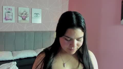 Snapshot of zara__sweet chatting on 05-29-26, 03:43 Zara Sweet online show from 05-29-26, 03:43