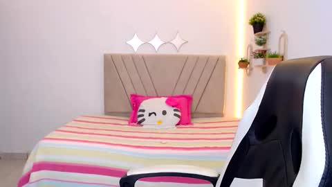 Snapshot of zara_cute18 chatting on 05-23-26, 12:09 Zara online show from 05-23-26, 12:09