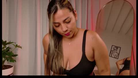 Snapshot of zara_nova chatting on 01-17-26, 01:21 Zara Nova online show from 01-17-26, 01:21