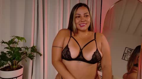 Snapshot of zara_nova chatting on 02-14-26, 02:08 Zara Nova online show from 02-14-26, 02:08