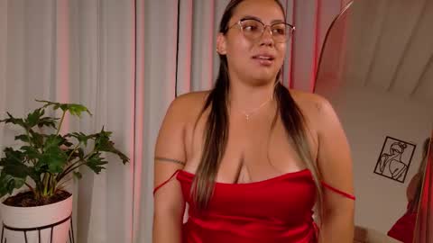 Snapshot of zara_nova chatting on 02-20-26, 02:52 Zara Nova online show from 02-20-26, 02:52