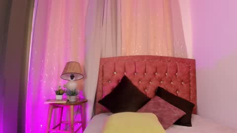 Snapshot of zaradulce chatting on 09-22-25, 04:09 Zara . online show from 09-22-25, 04:09