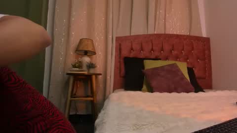 Snapshot of zaradulce chatting on 10-18-25, 11:55 Zara . online show from 10-18-25, 11:55
