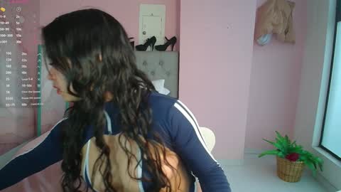 Zarah  online show from 01-11-25, 04:36