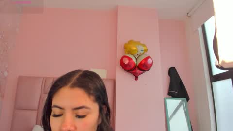 Zarah  online show from 11-29-25, 06:11