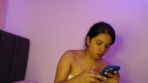 Snapshot of zarah_v chatting on 05-15-26, 01:18 Fernanda online show from 05-15-26, 01:18