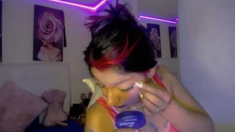 Zarah online show from 06-15-26, 03:25