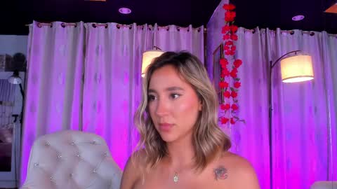 Snapshot of zarajener chatting on 05-15-26, 11:23 online show from 05-15-26, 11:23