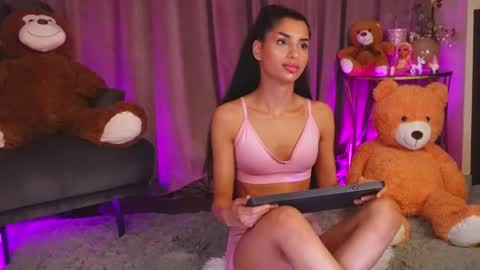 zariaavera online show from 05-15-26, 11:45