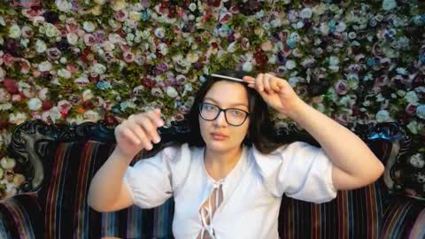 Snapshot of zarifabevi chatting on 10-15-25, 12:05 Zarifa online show from 10-15-25, 12:05