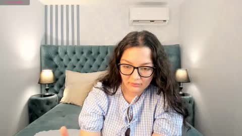 Snapshot of zarifabevi chatting on 11-29-25, 01:47 Zarifa online show from 11-29-25, 01:47