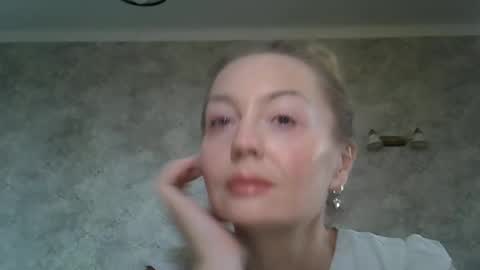 Snapshot of zarinaswift chatting on 06-07-26, 07:12 Zarina Swift online show from 06-07-26, 07:12