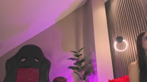 Snapshot of zary_saenz chatting on 11-08-25, 01:11 Zary online show from 11-08-25, 01:11