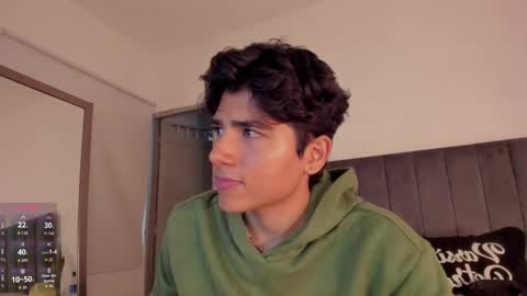 Snapshot of zayotto chatting on 12-02-25, 04:51 Hii im Zay. I save money for education. PVT Open. online show from 12-02-25, 04:51