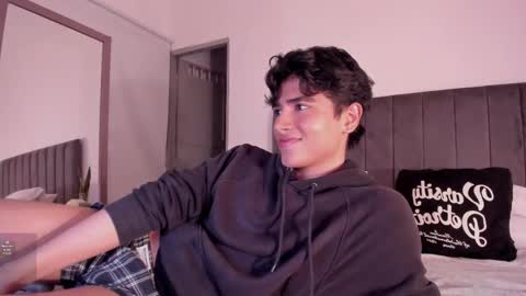 Snapshot of zayotto chatting on 12-16-25, 07:57 Hii im Zay. I save money for education. PVT Open. online show from 12-16-25, 07:57