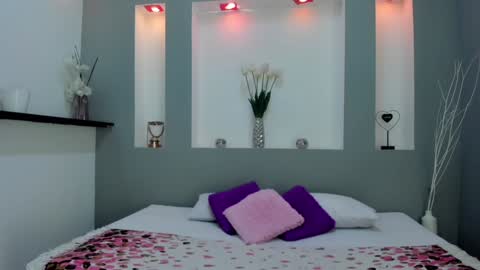 Snapshot of zean_lee chatting on 01-10-25, 11:22 Karolyne online show from 01-10-25, 11:22