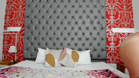 Snapshot of zean_lee chatting on 02-01-25, 02:13 Karolyne online show from 02-01-25, 02:13