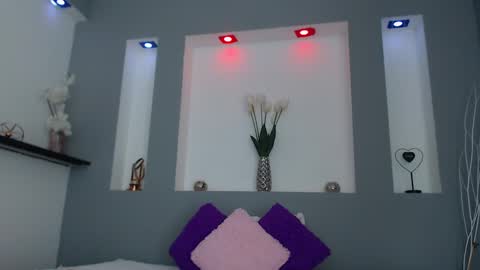 Snapshot of zean_lee chatting on 02-27-25, 11:20 Karolyne online show from 02-27-25, 11:20