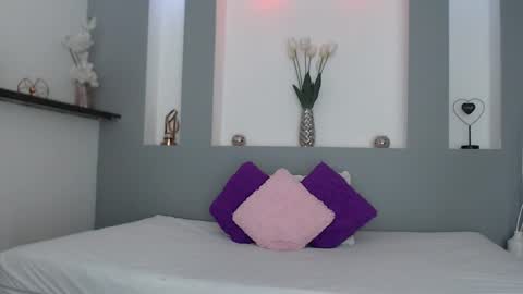 Snapshot of zean_lee chatting on 02-27-25, 02:21 Karolyne online show from 02-27-25, 02:21