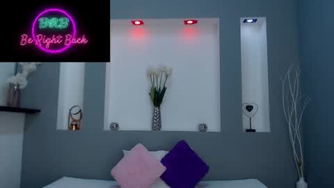 Snapshot of zean_lee chatting on 03-07-25, 02:12 Karolyne online show from 03-07-25, 02:12