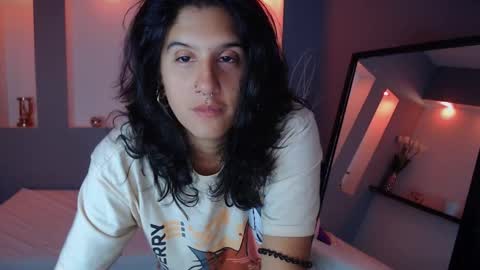 Snapshot of zean_lee chatting on 09-16-25, 11:11 Karolyne online show from 09-16-25, 11:11